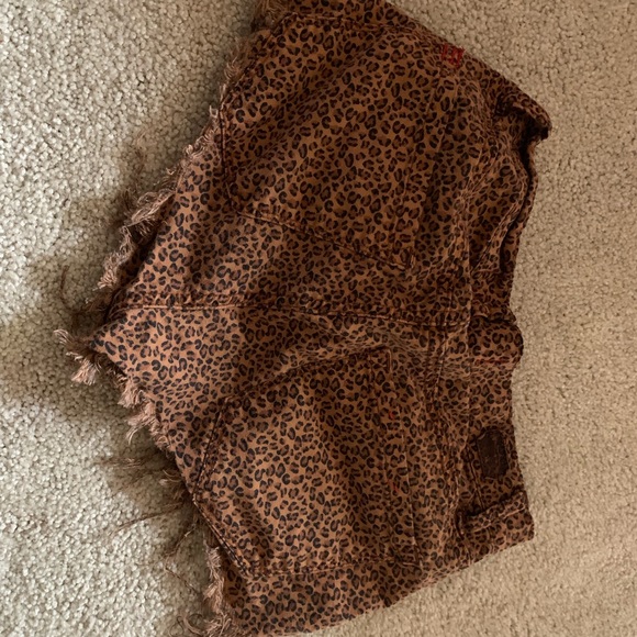 Mini shorts - Picture 2 of 2